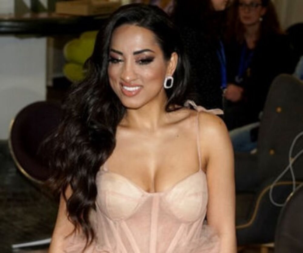 PUKLA TIKVA PRE NEGO ŠTO SU STIGLI DO OLTARA: Muk u emisiji zbog njene priče, skupo je platila ovu grešku