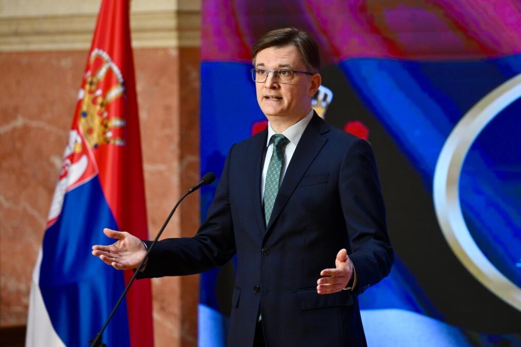 JOVANOV DEMANTOVAO PISANJE "DANASA" O IZJAVI VUČIĆA: Kako ste u reči "kreten" prepoznali Piculu - pitanje je za vas! Svoj stav o njemu iznosite kroz TUĐA USTA