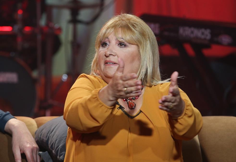 "PEVALA SAM NA DRVETU I KAMIONU" Šikica navela ludačke zahteve gostiju koje je sa zadovoljstvom ispoštovala, pa šokirala: Uzeo je sekiru...