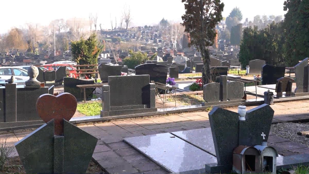 "Narikače 200, kovčeg 3.000€, šatre i muzika" Ovo su najbizarniji zahtevi Srba na sahranama: U garderobu pokojnika stavljaju hiljade evra - šok i neverica