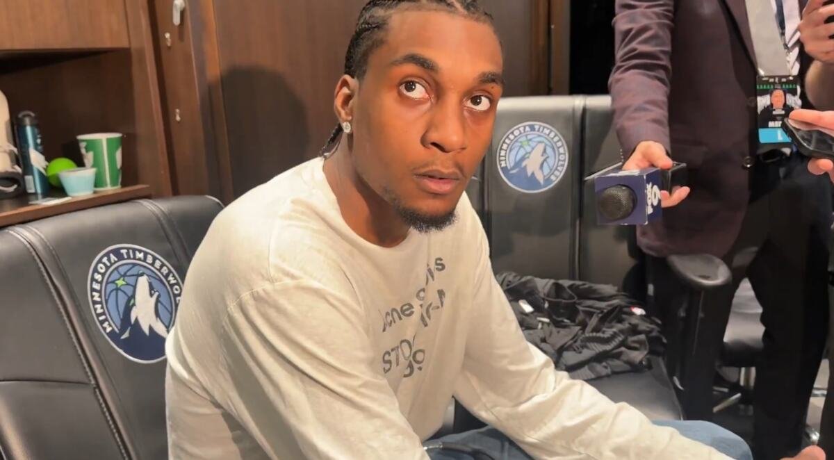 "SAMO SAM VIDEO NEKOG VELIKOG KAO ĐAVO" Minesotin provokator se oglasio posle sukoba sa Jokićem: Ne znam šta mi je rekao...