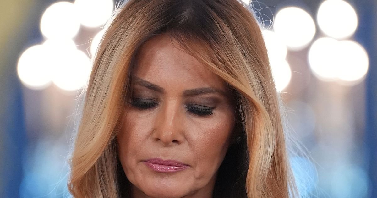 Ovo su reči koje je Melanija uputila Trampu u sekundi haosa: Njena reakcija nakon pucnja obišla je svet