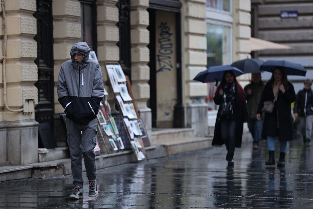 Zahlađenje, jak vetar i pljuskovi sa grmljavinom ovog datuma stižu u Srbiju: Prvo 26 stepeni, pa onda obrt
