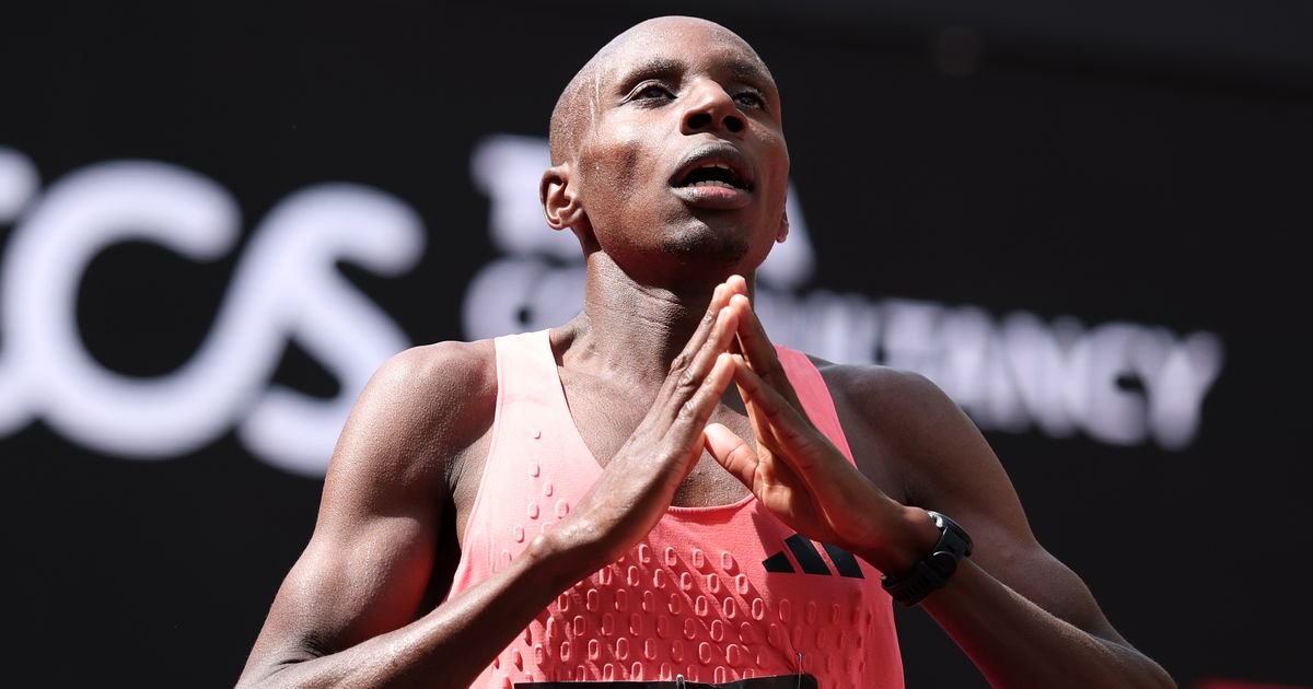 Evo koliko novca je zaradio novi svetski rekorder, čovek koji je maraton trčao brže od 21 kilometra na čas