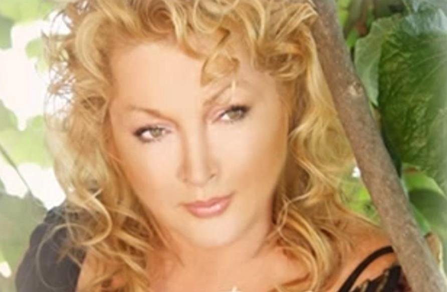 PLIVALA JE U LOVI, VOLELA LEGENDARNOG PEVAČA, A MISTERIJA NAKON NJENE SMRTI I DALJE INTRIGIRA Bogatstvo Božen Žumbor procenjeno je na desetine miliona evra