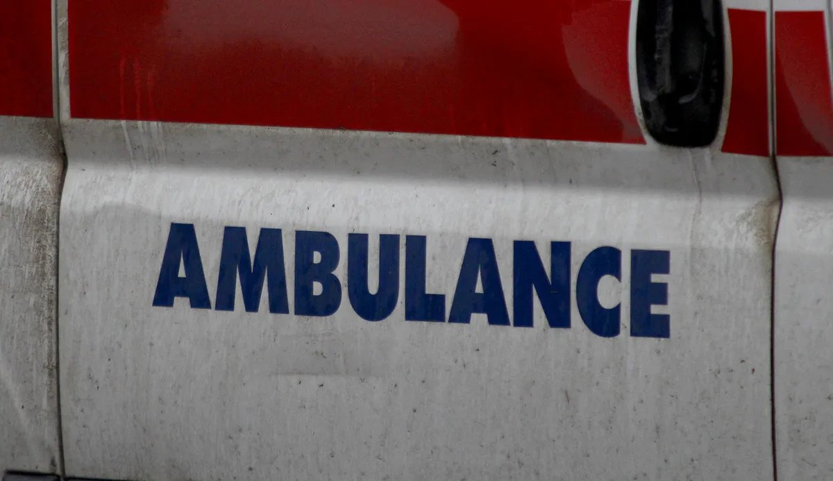 Težak udes na putu Raška - Kraljevo: ‚Poginuo mladić dvojica teško povređena