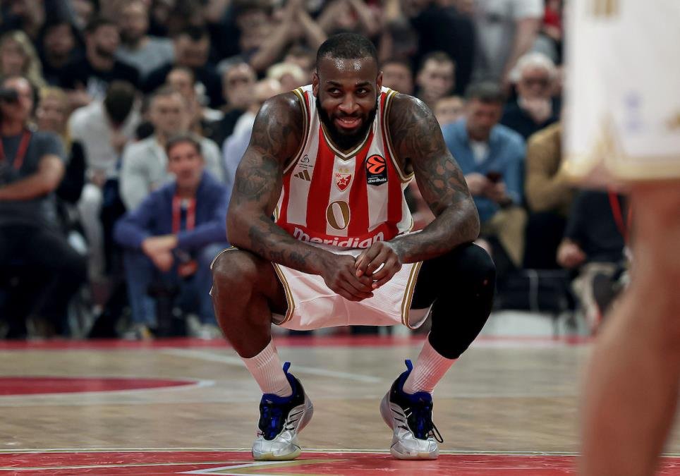 VRELA UVERTIRA! NAVIJAČ ZVEZDE PISAO KODIJU! Mekintajer mu odmah odgvoorio - direktno i pravo centar!