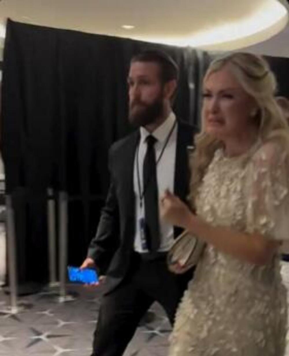 POGLEDAJTE REAKCIJU ČARLIJEVE UDOVICE NA PUCNJAVU U "HILTONU": Rida u suzama i izgovara OVO