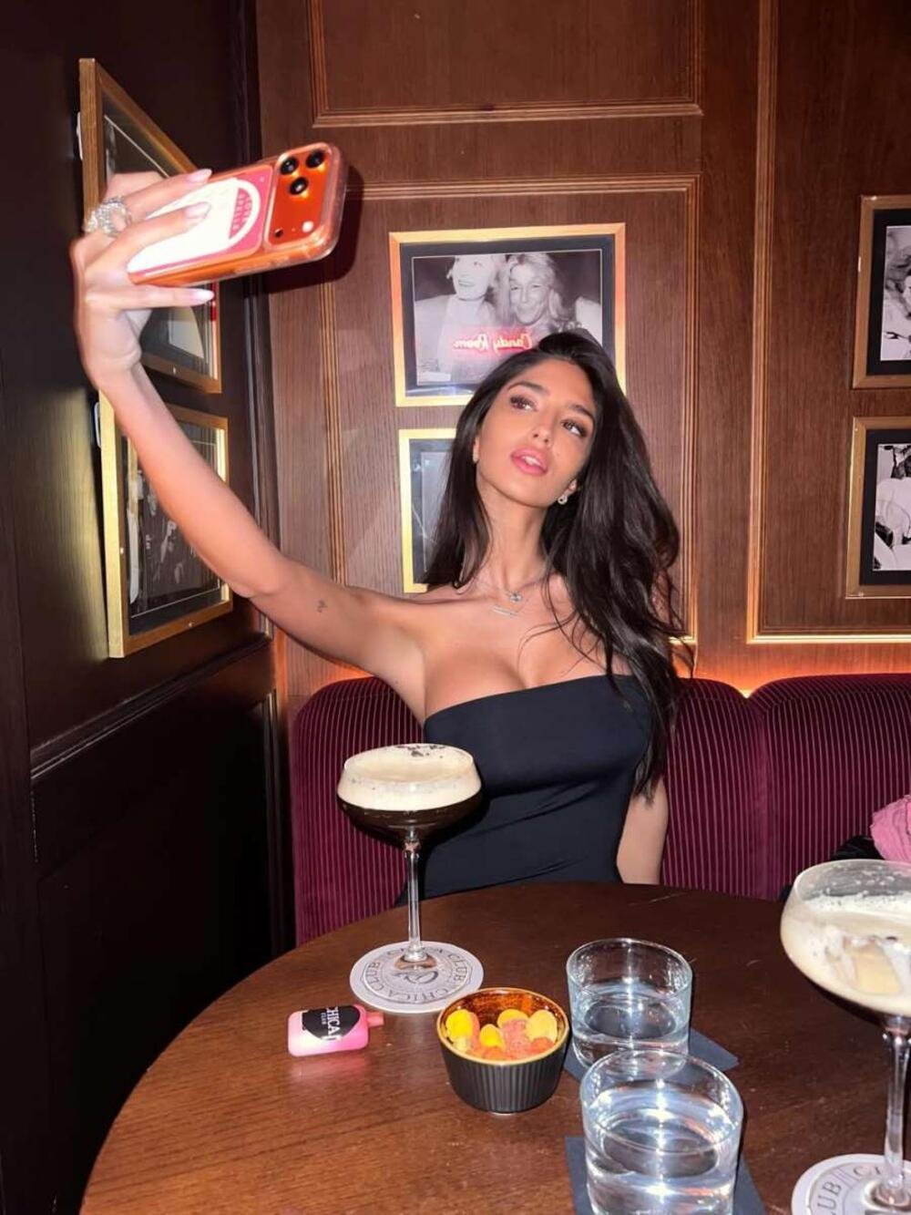 SRBI IZNEVEROVALI ŠTA JE MELINI ĆERKA KUPILA ZA REPRIZU PRVE BRAČNE NOĆI! Ovo je KORISTILA sa Britancem?