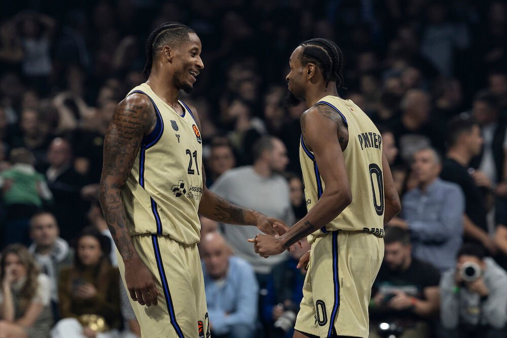 Žestoka detonacija: Klajburn oblači crno-beli dres?