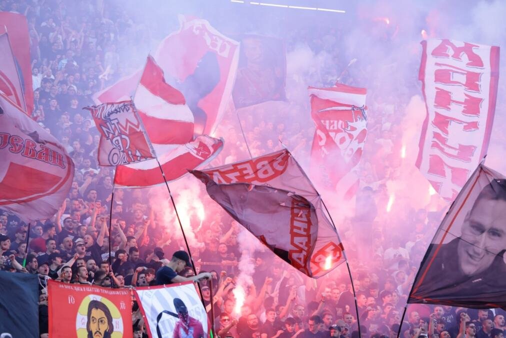 FEŠTA NA SEVERU: Partizan tone, Crvena zvezda pleše...(FOTO+VIDEO)