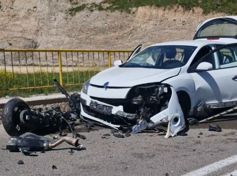 OVAKO JE MOTOCIKLISTA IZBEGAO SMRT KOD NOVOG PAZARA, JEDAN POTEZ MU SPASIO ŽIVOT Motor prešao punu liniju i zakucao se u auto s porodicom! JEZIVI PRIZORI