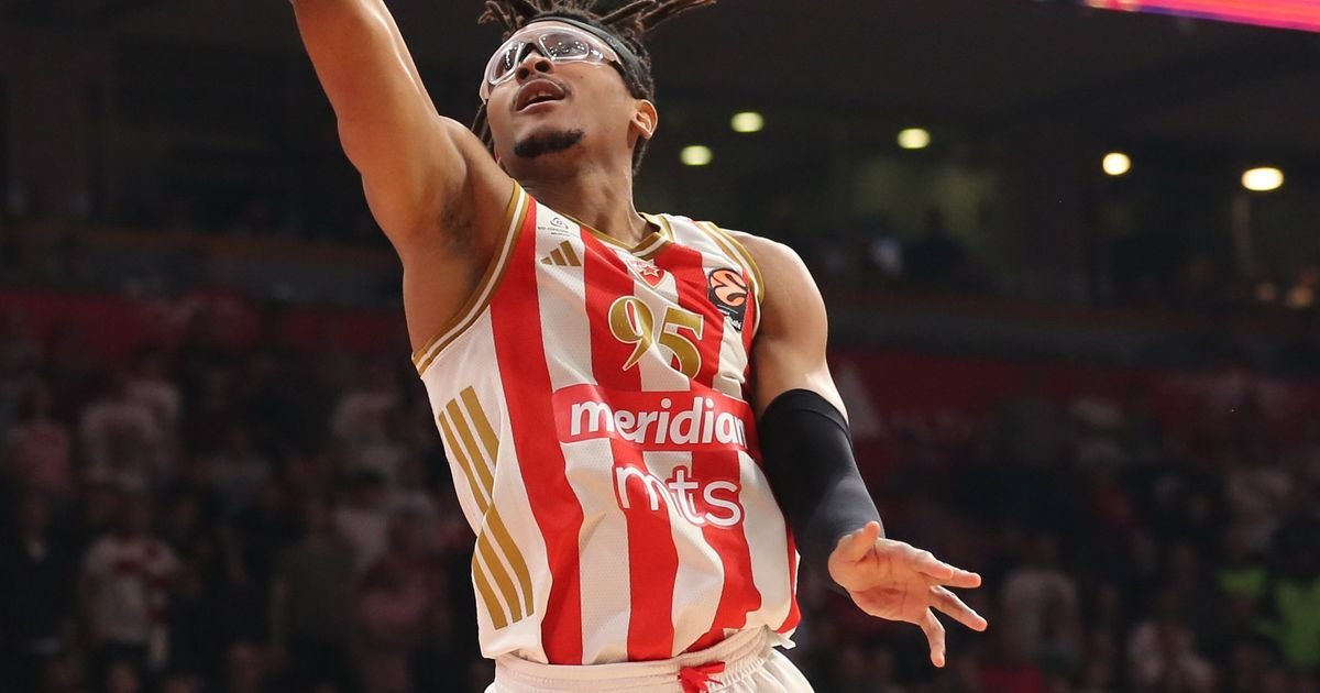 Čima Moneke se "zbunio" zbog baklji i dima na derbiju, objavio je jedan Instagram stori