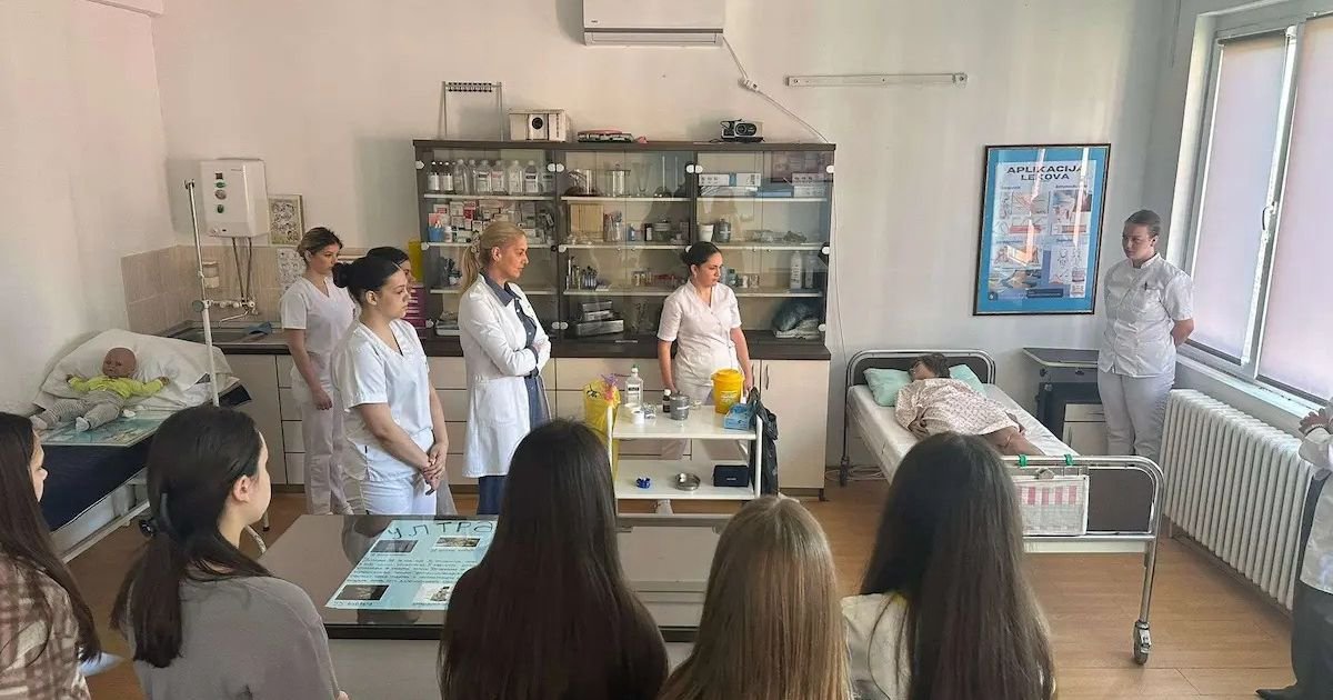 Humanost i znanje kao motiv: Veliko interesovanje čačanskih maturanata za ovu srednju školu