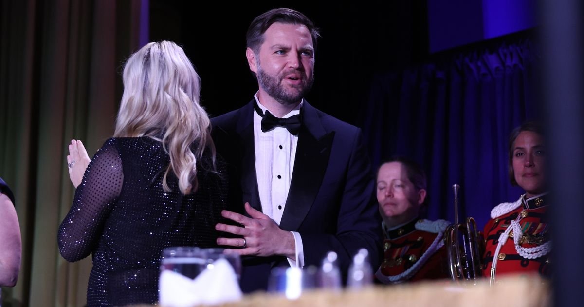 DRAMATIČNO Čitačica sa usana otkrila detalje razgovora Džej Di Vensa i telohranitelja tokom pucnjave