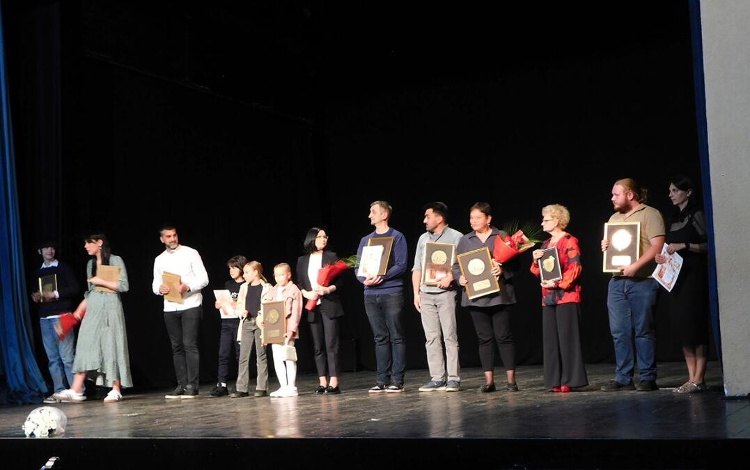 SPUŠTENA ZAVESA NA PREDSTAVE AMATERA Završen 19. Festival glumačkih ostvarenja ''Dragan Tošić''