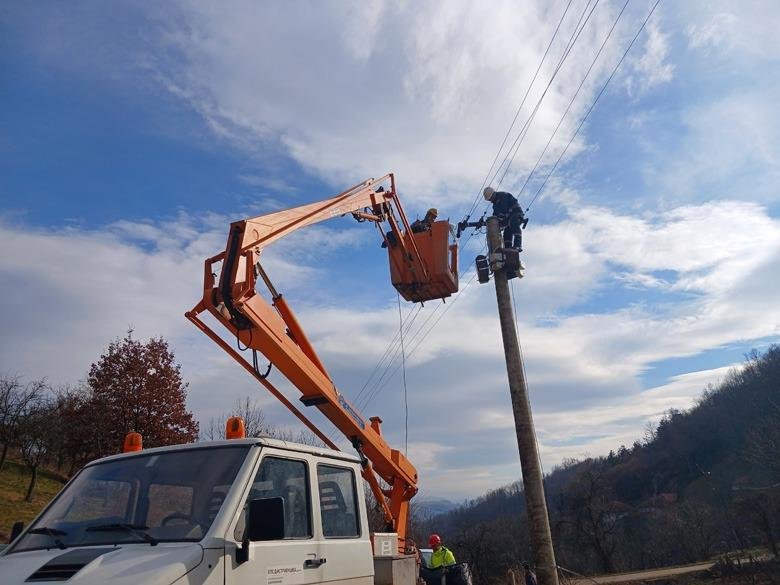 ZVEZDARA, VOŽDOVAC, ZEMUN... Bez struje danas u osam beogradskih opština, spisak dugačak, a neka isključenja počinju TEK PO PODNE