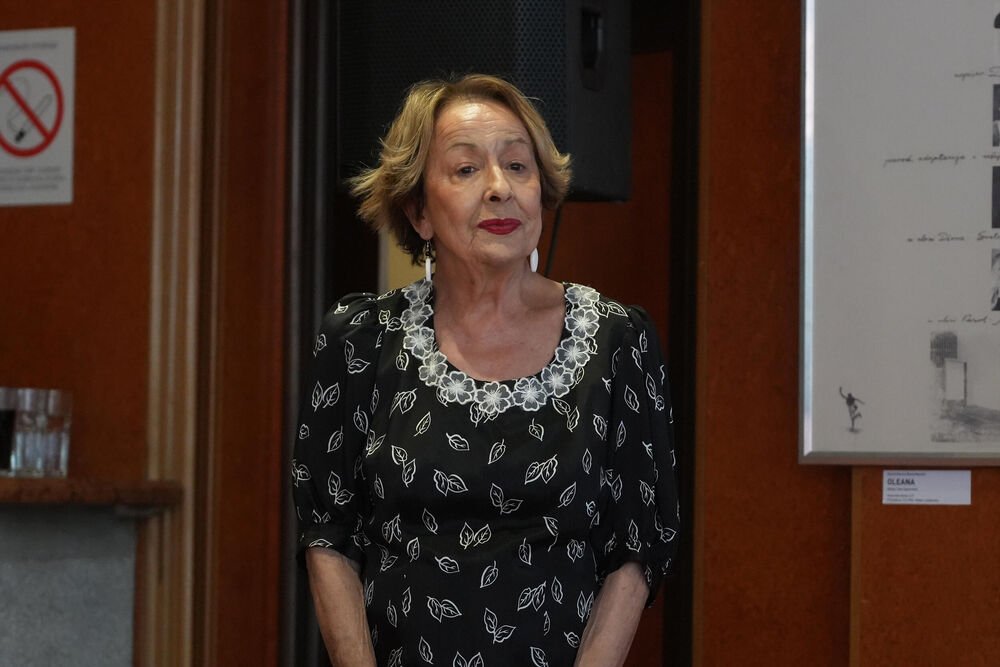 LUKSUZAN NAMEŠTAJ, UMETNINE, FIGURICE ZA SREĆU... Evo kako izgleda stan Cece Bojković u strogom centru Beograda