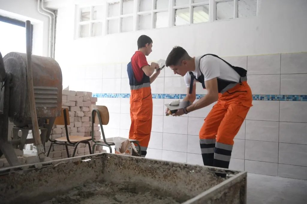 Početna plata od 150.000 dinara, zaposlenje već u drugoj godini srednje škole: Gase smer jer zainteresovanih nema