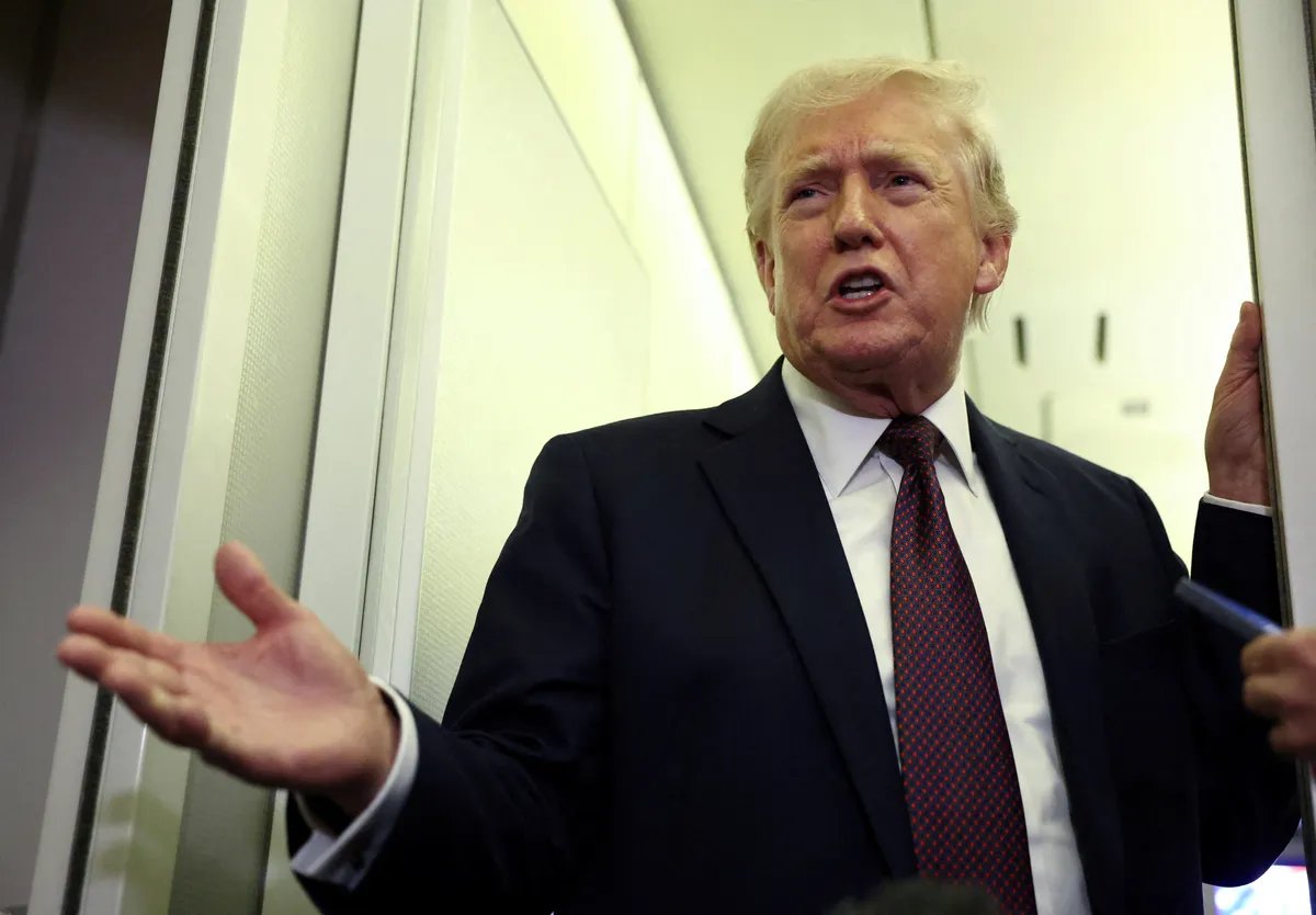 Tramp tvrdi da vodi konstruktivne razgovore sa Zelenskim i Putinom