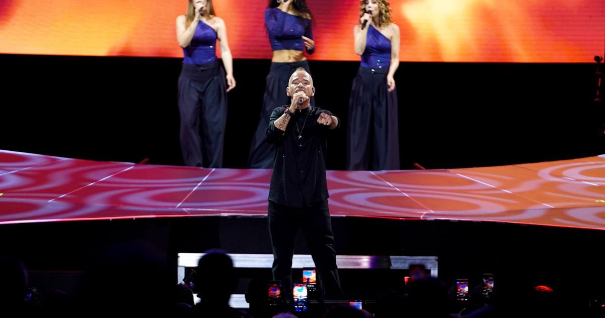 Eros Ramacoti ponovo u Beogradu, priredio svetski spektakl: Pogledajte kako je bilo na njegovom nastupu Areni