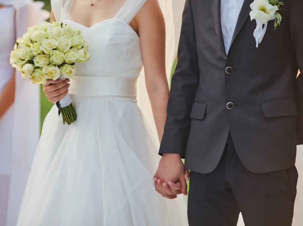 (FOTO) "Svadba" u bolničkim uslovima: Mlada iz Sarajeva se povredila dan ranije, par se ipak venčao