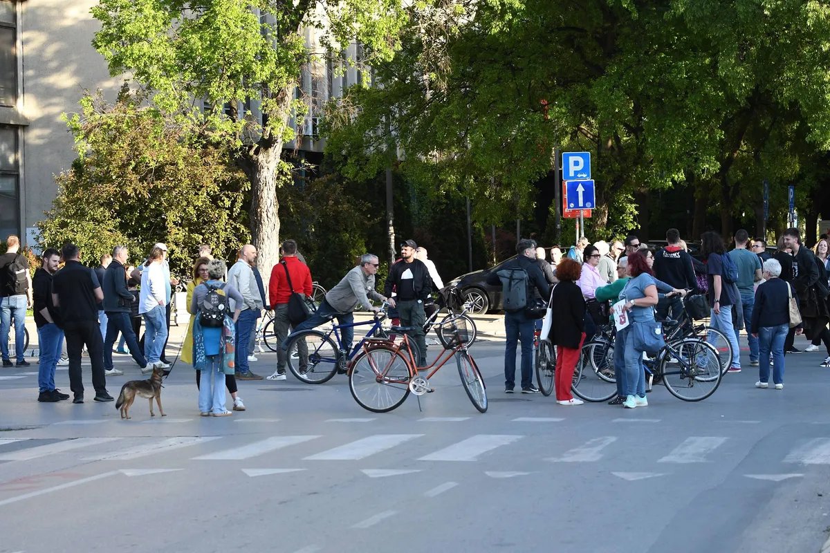 Građani i aktivisti Zborova građana Novog Sada blokiraju danas na 20 minuta raskrsnicu kod Master centra