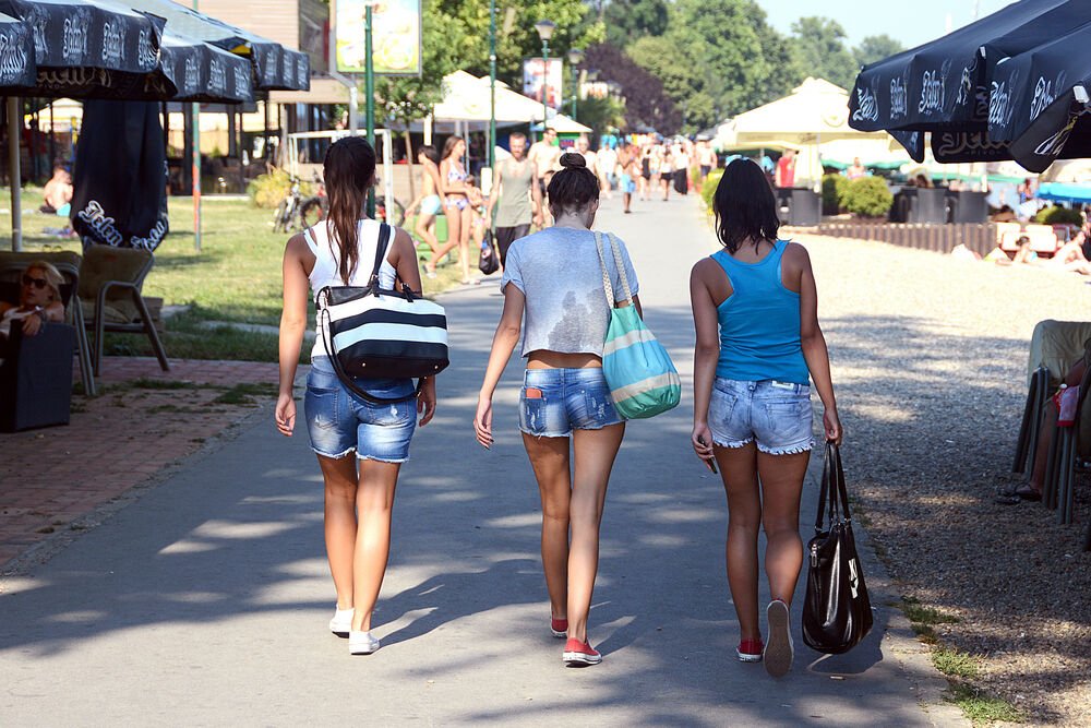 DECA U SRBIJI MASOVNO ŽVAĆU ŽVAKE KAKO NE BI JELA! Dovode organizam do totalnog KOLAPSA, sve vide na MREŽAMA