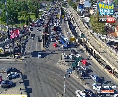 KOLONI NA PLAVOM MOSTU NE VIDI SE KRAJ, NA PANČEVCU VOZILA MILE KA GRADU: Gužva i na Autokomandi, ali sve teče kao i na Brankovom i Gazeli (FOTO)