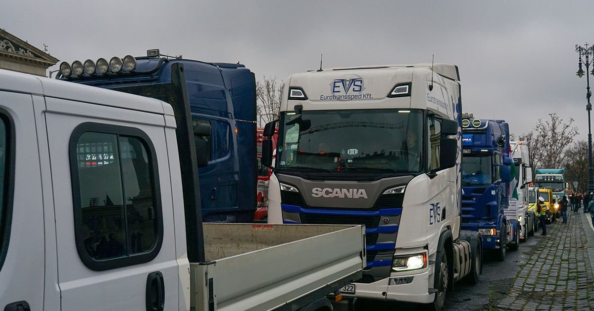 Kolone na izlazu iz Srbije: Kamioni čekaju i do 5 sati, vozači na ivici strpljenja