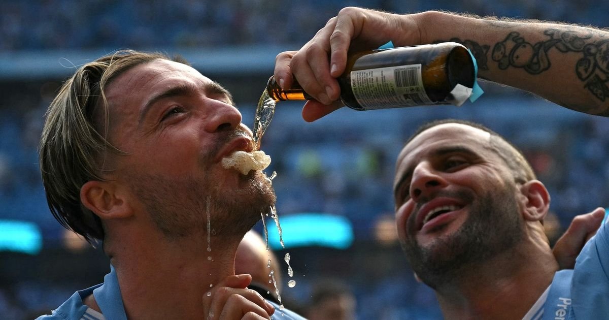 Griliš u (ne)očekivanom izdanju: Nekada engleski reprezentativac okružen alkoholom zaspao u kafiću