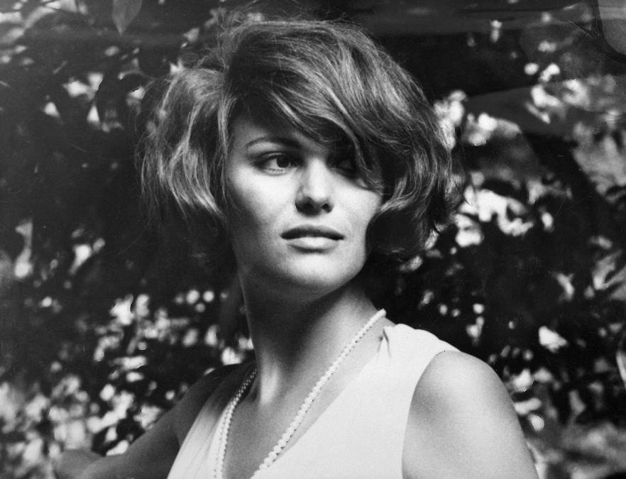 Slavna lepotica ostala je trudna nakon jezivog silovanja: Sin je godinama mislio da mu je sestra, a od traume se nikada nije oporavila