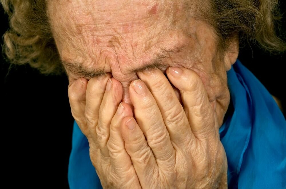 "GOVORIO JE DA ĆE SE TAMO BRINUTI BOLJE O MENI": Sin Igor stavio majku u STARAČKI DOM, a istina ju je UBILA!