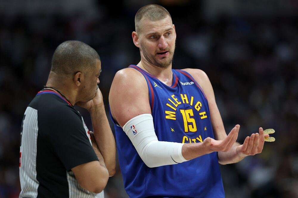 Jokić izbegao suspenziju, ali ne i visoku novčanu kaznu: NBA udarila po džepu zbog sukoba sa provokatorom (VIDEO)