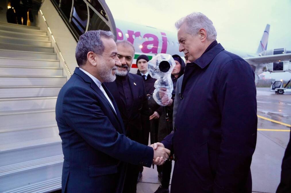 ARAGČI STIGAO U RUSIJU NA SASTANAK SA PUTINOM! Iranski mediji objavili snimak dočeka šefa diplomatije na aerodromu u Moskvi (FOTO, VIDEO)