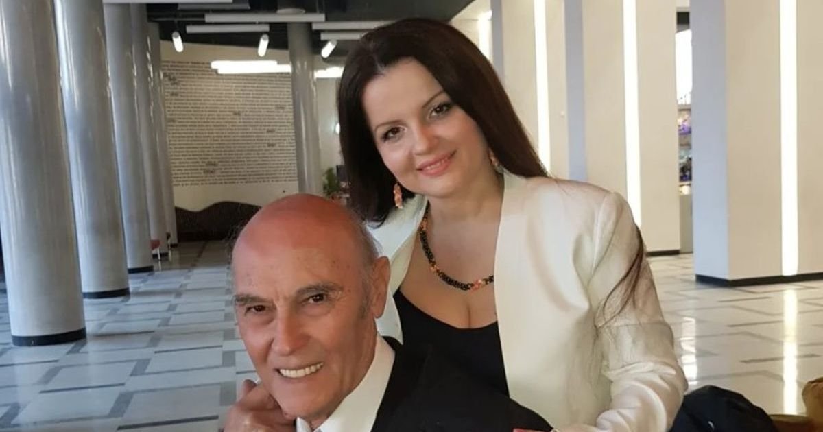 Udala se za 41 godinu starijeg Andriju, a najbogatija pevačica im je bila kuma: "Ne skidam burmu kao kolege"