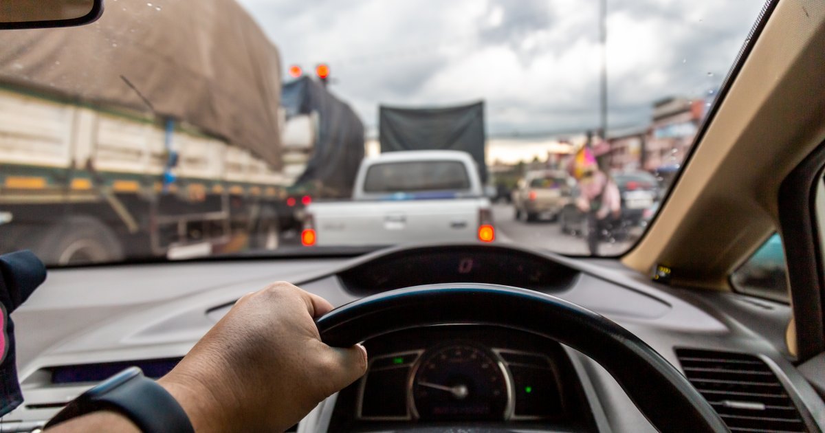 Tempirana bomba na auto-putu ka Inđiji, ljudi snimili vozača, mreže gore: "Ovo nema ni u Indiji"