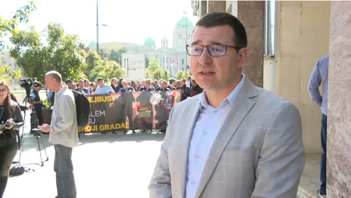 Trolejbusima preti ukidanje, za autobuse Strele "više od 14.000 evra dnevno": Radnici GSP-a došli na protest ispred Skupštine grada Beograda