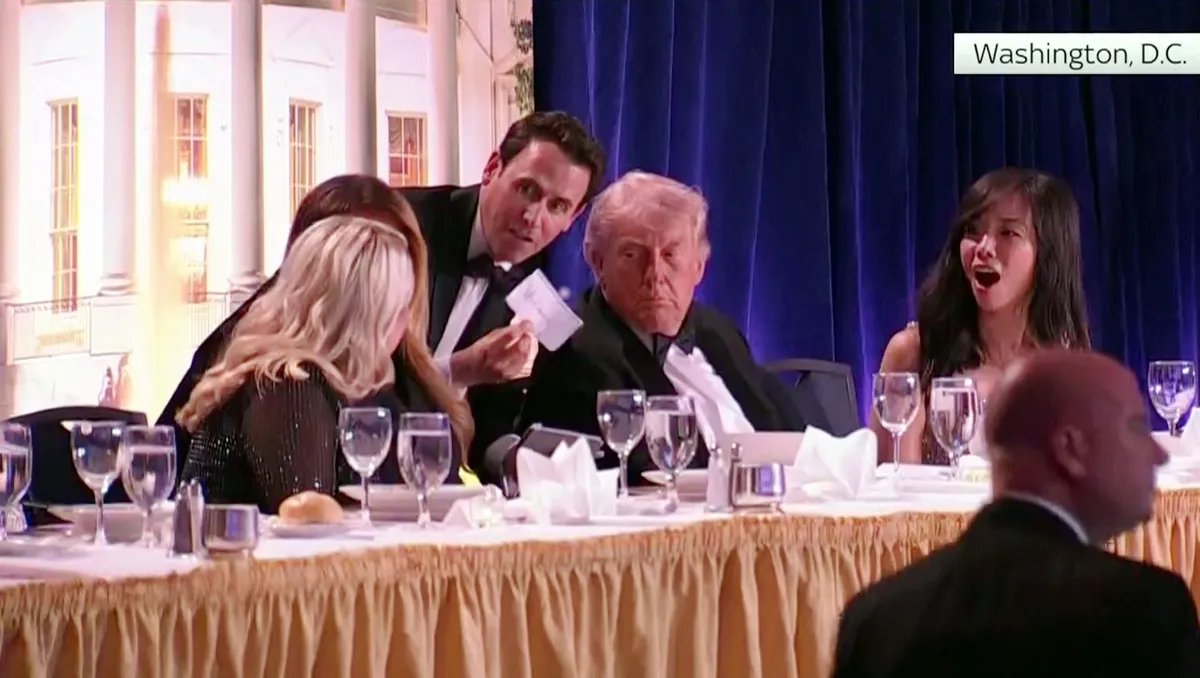 Mentalista otkrio što je pisalo na papiriću s kojim je prišao Melaniji Tramp pre pucnjave