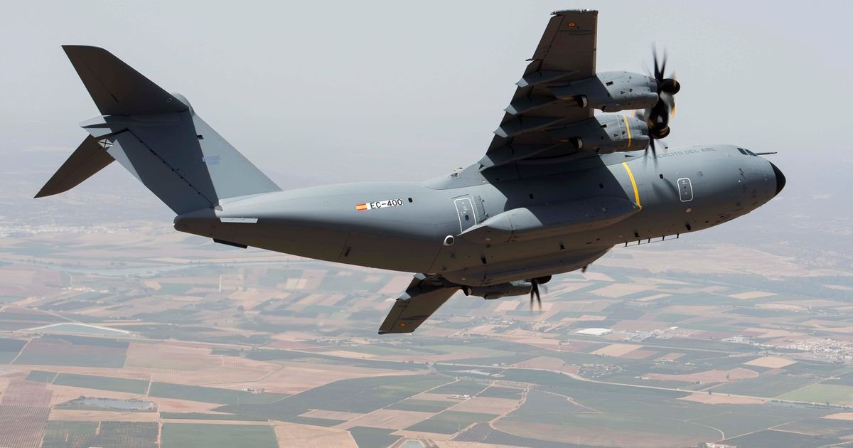 Otkazao padobran: Oklopno vozilo palo sa 300 metara, smrskano pri udaru