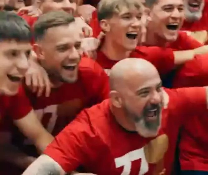 VIDEO Pogledajte slavlje u svlačionici Zvezde: Stanković uleteo među igrače i napravio haos