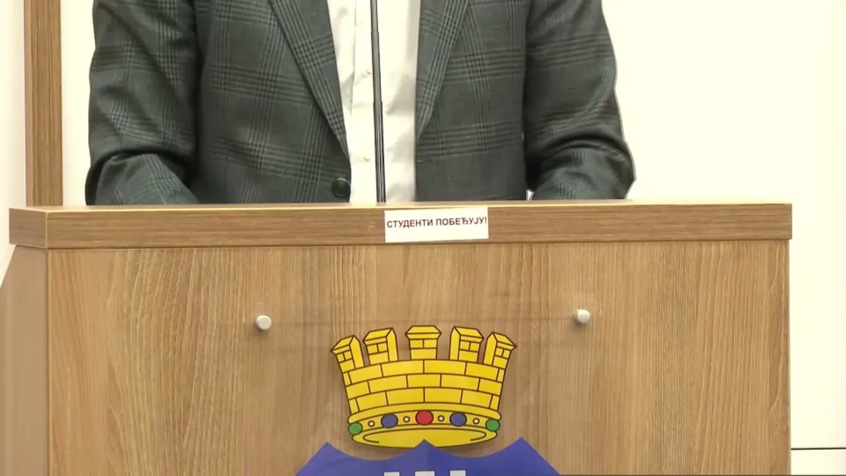 Predsednik Skupštine Beograda naredio da se ukloni nalepnica "Studenti pobeđuju"
