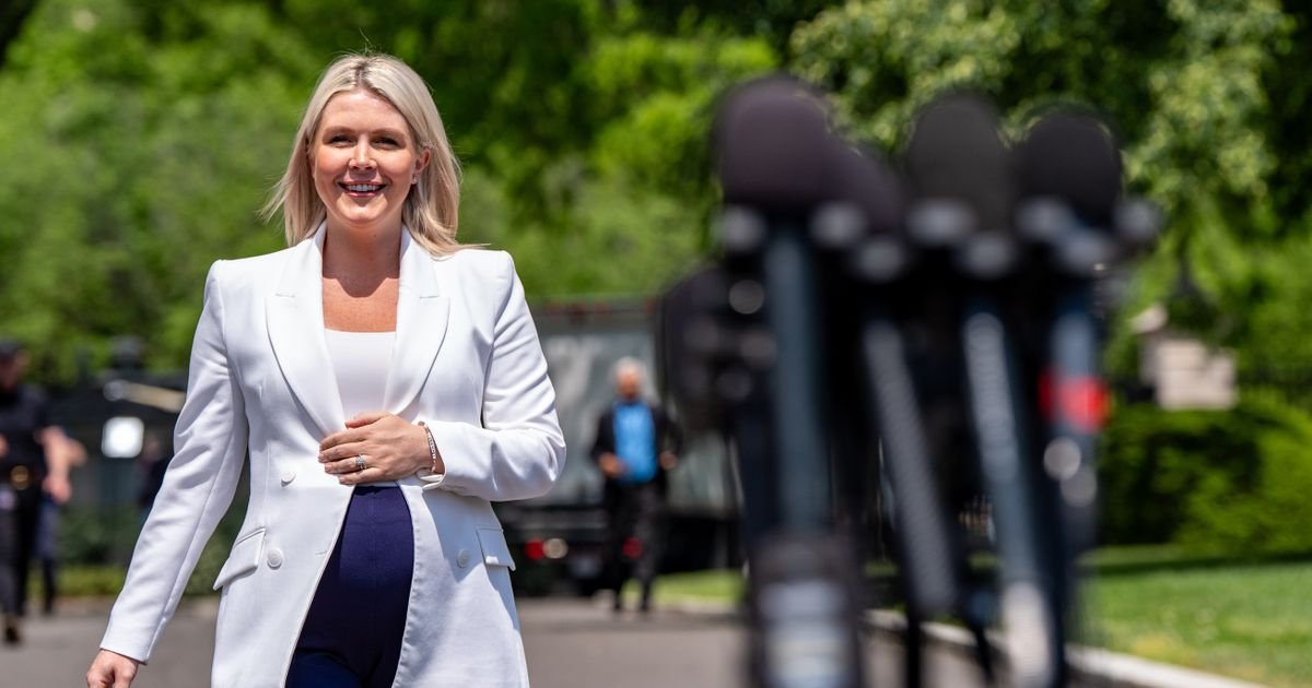 Kerolajn Livit ide na porodiljsko: Sigurno znate ko preuzima vođenje konferencija za medije u Beloj kući