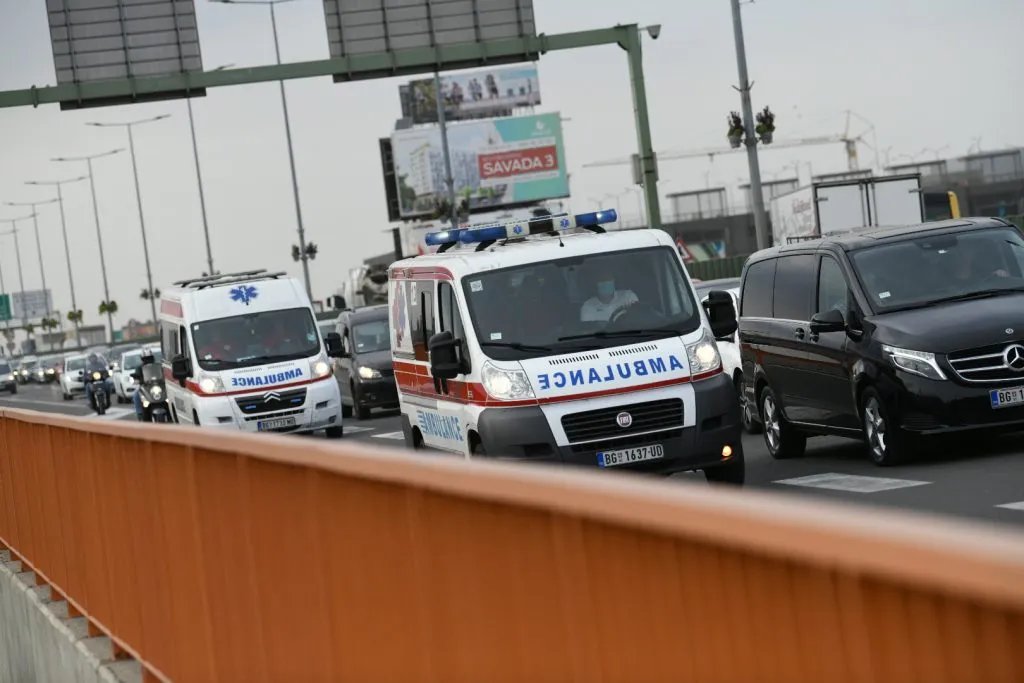 Prvi snimci teške nesreće u kojoj su poginule tri osobe: Vozio u kontra smeru i izazvao direktan sudar na auto-putu kod Rume VIDEO