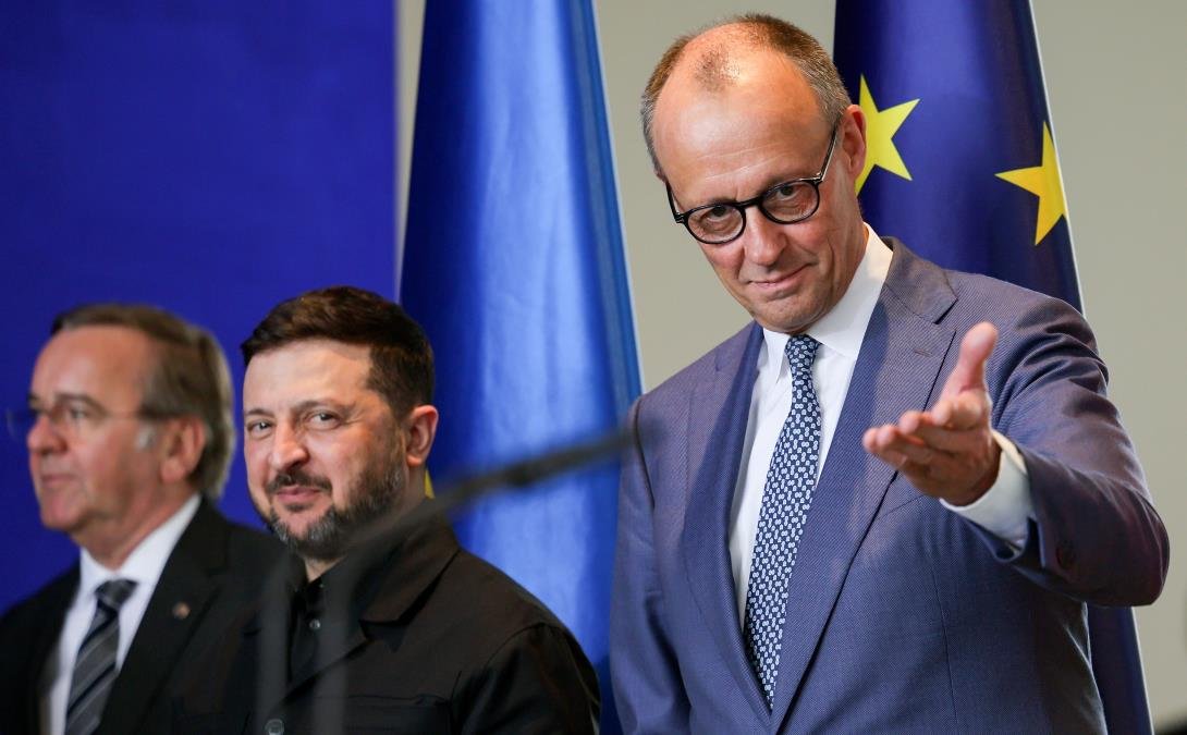 "UKRAJINA BI MOGLA DA BUDE PRIMORANA NA GUBITAK DELA TERITORIJE" Nemački kancelar Merc kaže da bi to otvorilo put ka EU, ali ni ulazak 2028. "nije realan"