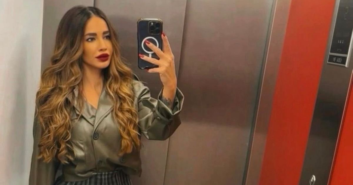 Publika je pamti kao zgodnu plavušu: Pevačica o kojoj su svi pričali se vraća na scenu posle medijske ilegale