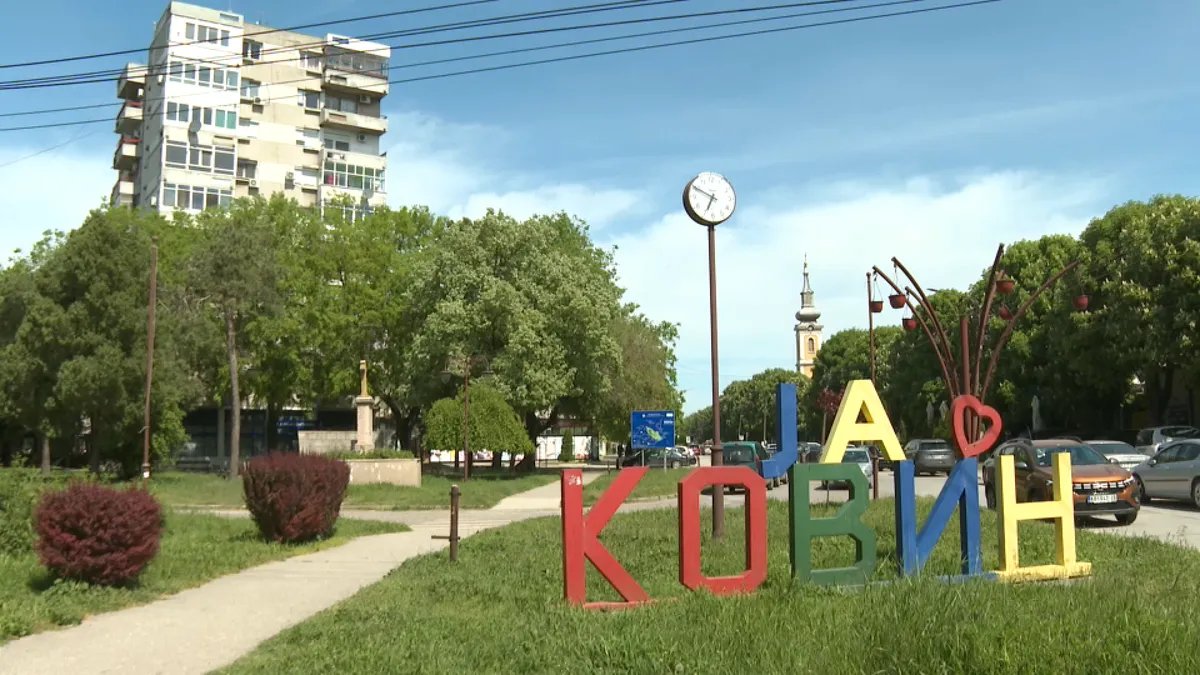 "Rečeno mi je da samo svatovi mogu": Ulica u centru Kovina bila zatvorena satima tokom svadbe ćerke načelnice Opštinske uprave