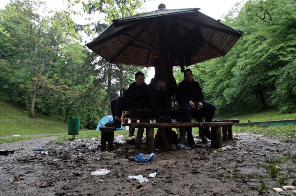 DANAS SUNČANO I TOPLO VREME, A OD SUTRA SE SVE MENJA: Slede nam "teški" pljuskovi i jak vetar!