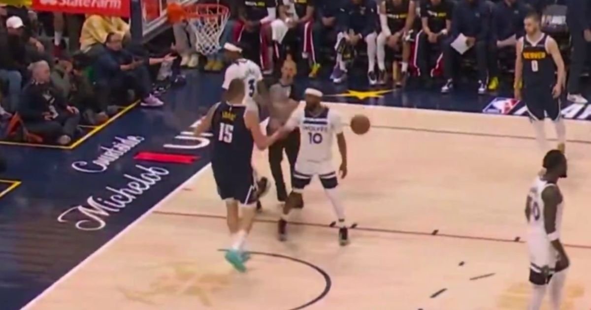 Jokić opet pobesneo, srpskog centra jedva zaustavili, želeo da se razračuna posle ove situacije