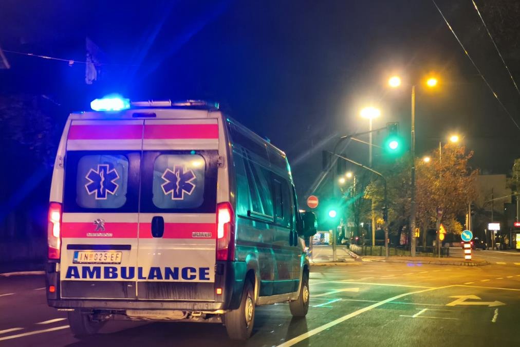 OBOREN PEŠAK U ZEMUNU Pune ruke posla za beogradsku Hitnu: Pijani, saobraćajke, srce, pritisak i pad sa električnog trotineta